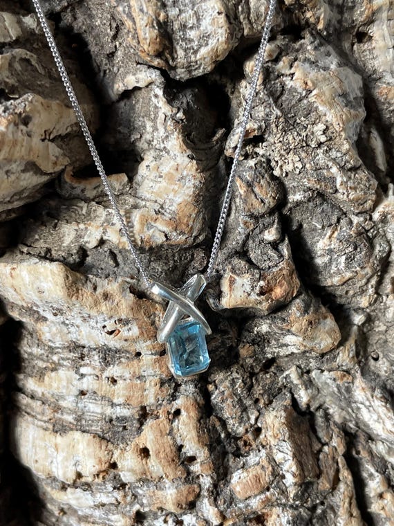 A Modern Rectangular Blue Topaz Silver Pendant An… - image 3