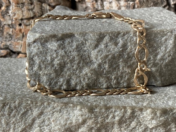 Date 1978 9ct Rosey Gold Figaro Chain Bracelet – Fetheray