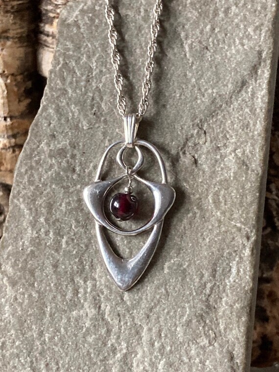 A Stylish Preloved Silver And Garnet Pendant And … - image 9