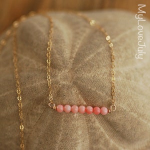 Colar de barra, colar de pedra preciosa, colar de barra de coral rosa, colar de barra de ouro, colar delicado, colar simples, colar rosa, presente para menores de 25 anos.