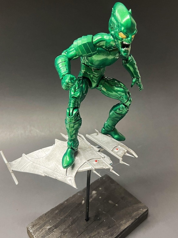 Green Goblin Glider 1:12 Scale / 6 Inch Marvel Legends Style -  Sweden