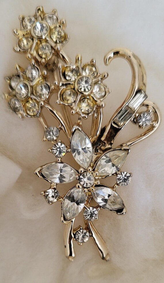 Antique Crystal Brooch Flower - free shipping