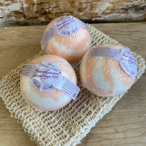 Peaches-n-Cream Bath Bomb