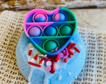 Blueberry Heart Pop It! Bath Bomb