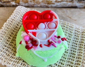 Green Tea Heart Pop It! Bath Bomb