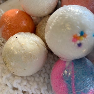 Mini Bath Bombs Variety Pack image 8