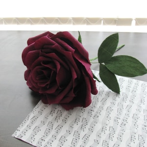 Rosa gigante di carta bordeaux 9", fiore gigante, fiore di carta gigante, bouquet da sposa, bouquet da sposa grande rosa, grande rosa, centrotavola floreale