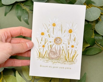 Postal Daisy Cat - Postal ilustrada - Postal linda - Postal floral - Postal A6 - Decoración del hogar - Motivacional -Postal animal