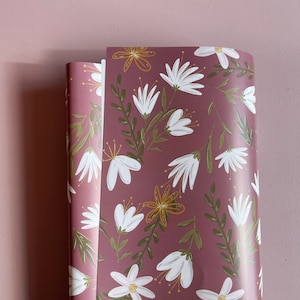 Carta da imballaggio floreale - Involucro botanico - Foglio di carta da imballaggio - Confezione regalo di compleanno floreale - Confezione regalo di compleanno - Regalo di fiori - Amante delle piante