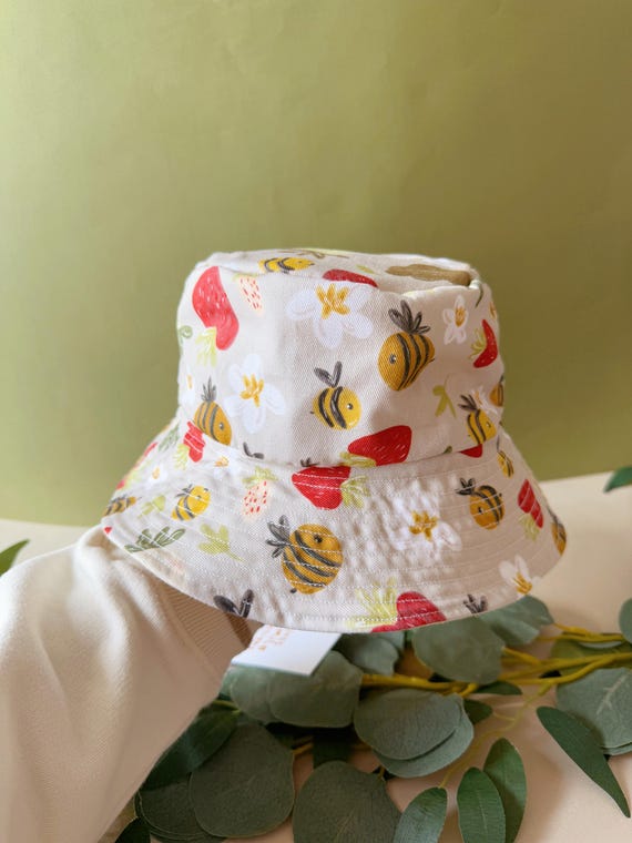Strawberry Bee Bucket Hat - Handmade Hat - 100% Cotton  display picture 2