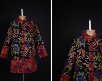 1960&#39;s Chinese Cheongsam Winter Coat - 60s Asian Floral Motif Coat - Size S