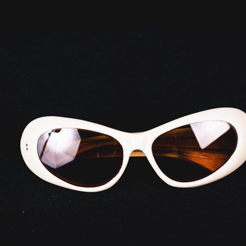 RARE - shops 1960’s Spacerace White Sunglasses – 60's White and brown glass sunglasses