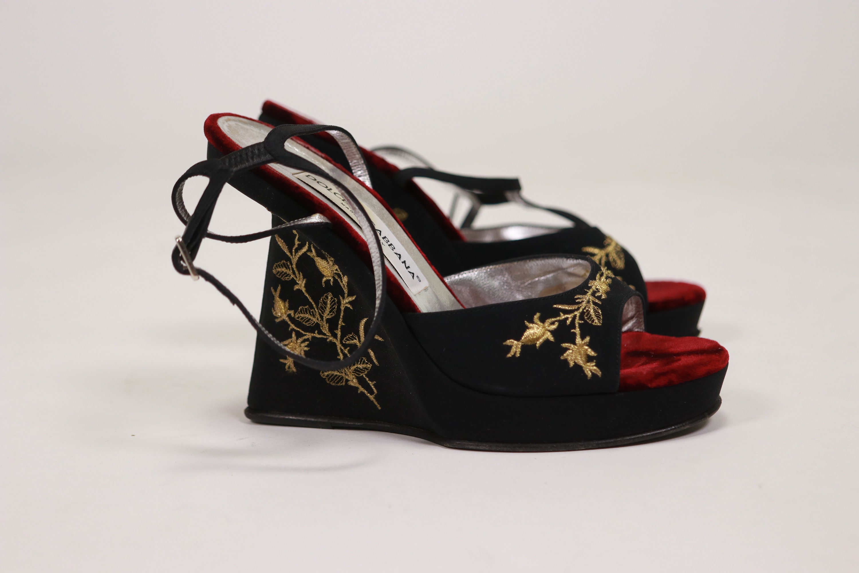 ✨美品✨ DOLCE & GABBANA ハイヒール 刺繍ラメ ポインテッドトゥ DOLCE & GABBANA Runway S/S 1998 Silk and Velvet Embroidered