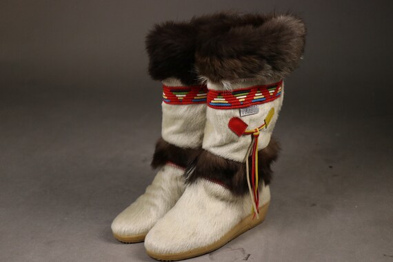 Late 1970's Early 1980's White Leather Winter Indi