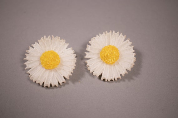 1950's / 1960's Daisy Clip on Earrings
