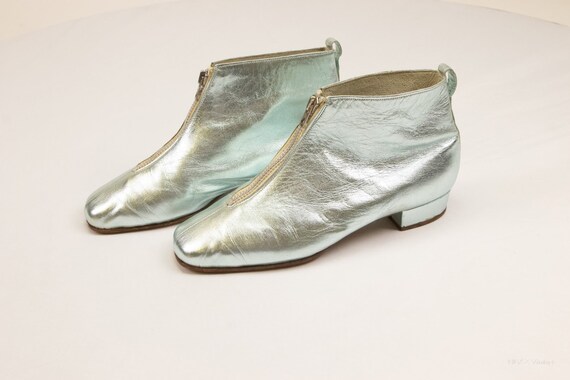 COLLECTOR 1960s Silver Gogo Boots - Etsy