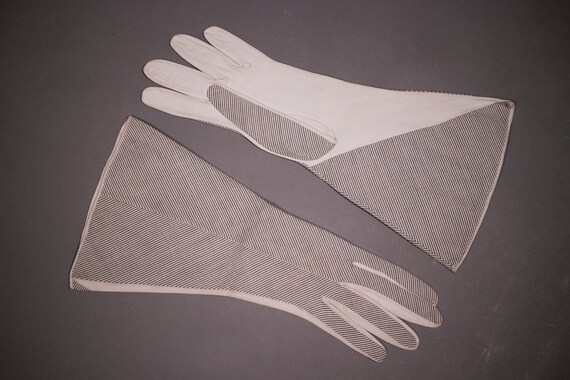 1940's White and Grey Long Leather Gloves - 40's S