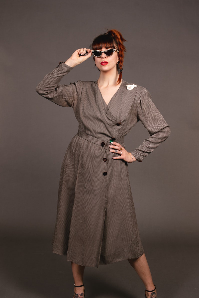 Size M 1940/'s Houndstooth beige and brown rayon dress 40/'s Long sleeves rayon and velvet dress