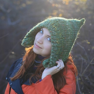 Hand-Knitted Hooded Cowl: Forest Green Chunky Yarn Bonnet