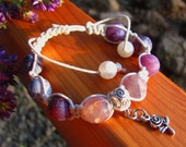 Yoga guérison bracelet avec perles en agate violette pierre naturelle ou agate de veine de dragon, idée de cadeau de bijoux charm bracelet shambala shaman pour elle