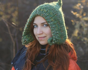 Hand-knitted Hooded Cowl: Forest Green Chunky Yarn Bonnet - Etsy
