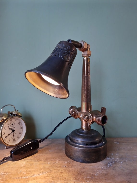 Uitsteken overhandigen Veronderstelling Steampunk Handgemaakte Bureaulamp Antieke Bronzen Bel en Vat - Etsy België