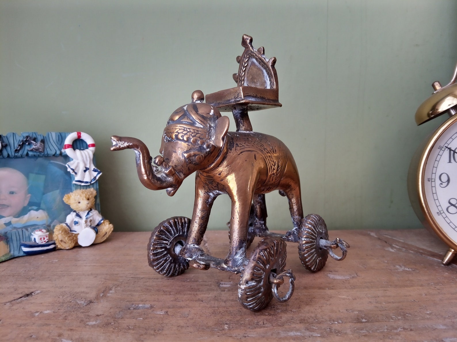 Antique Indian Bronze Pull Toy Camel Wheels chameau en bronze jouet