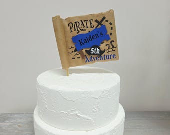 Adorno personalizado para tarta de cumpleaños de piratas: decoración de fiesta con mapa del tesoro en cartulina.