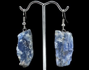 Pendientes de hoja de cianita azul con alambre de oreja plateado (2 piezas) Tamaño 1 a 2 pulgadas Joyería de cristal