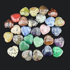 Mini corazones tallados con piedras preciosas mixtas (150 gramos)