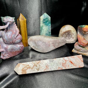 Mixed Reptiles and Carvings Lot (7 Pieces) Bulk Wholesale Gemstone Décor Collection