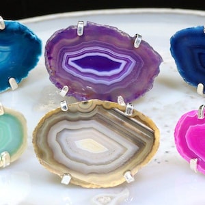 Agate Slice Adjustable Ring with Silver Plating (1.5 Inches) (1 Piece)