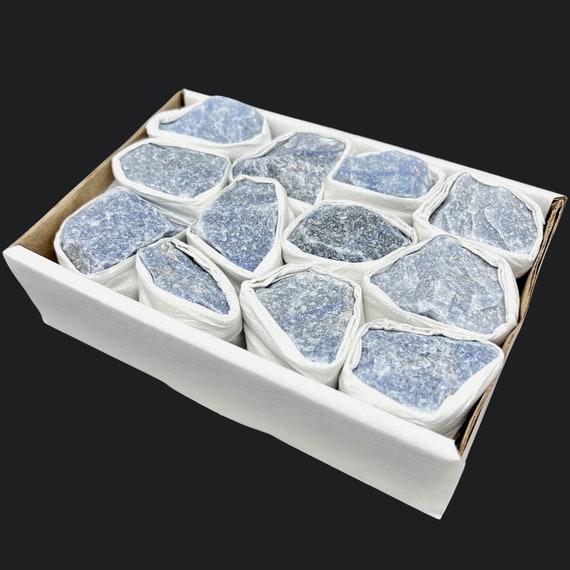 ブルークォーツ原石（箱入り平打ち）1～2インチ（約2.5～5cm