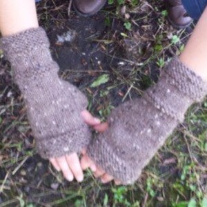 Outlander Inspired Brown Knit Fingerless Gloves - Brown Handmade Fingerless Glove - Wrist Warmers - Arm Warmers - Mittens  -