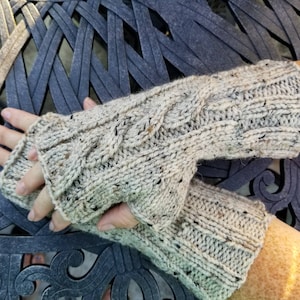 Outlander Inspired Cable Knit Fingerless Gloves - Off White Handmade Fingerless Gloves - Wristwarmers - Arm Warmers - Women's Accessories -