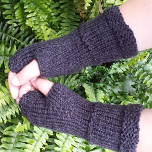 Outlander Knit Fingerless Gloves - Dark Gray Handmade Fingerless Glove - Wrist Warmers - Arm Warmers - Mittens  - ON SALE