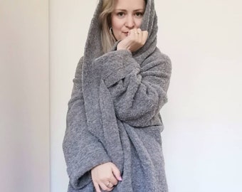 Oversized Alpaca Knit Cardigan: Chunky One-Size Sweater Coat
