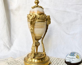 Cassolette-Kerzenhalter aus vergoldeter Bronze und Onyx Louis XVI
