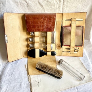 Trousse de toilette mallette en cuir ancienne des années 30