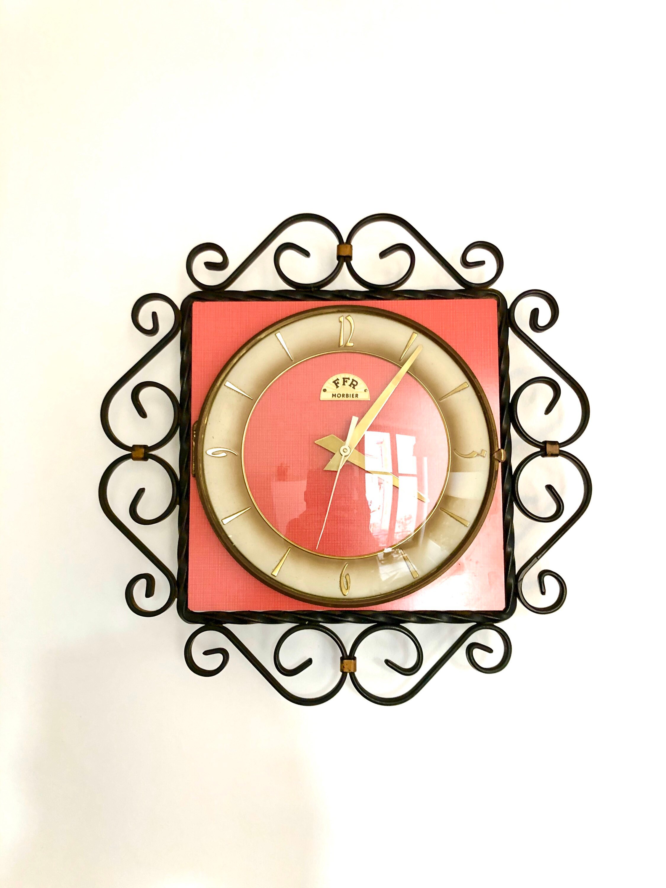 Pendule en Formica Rouge