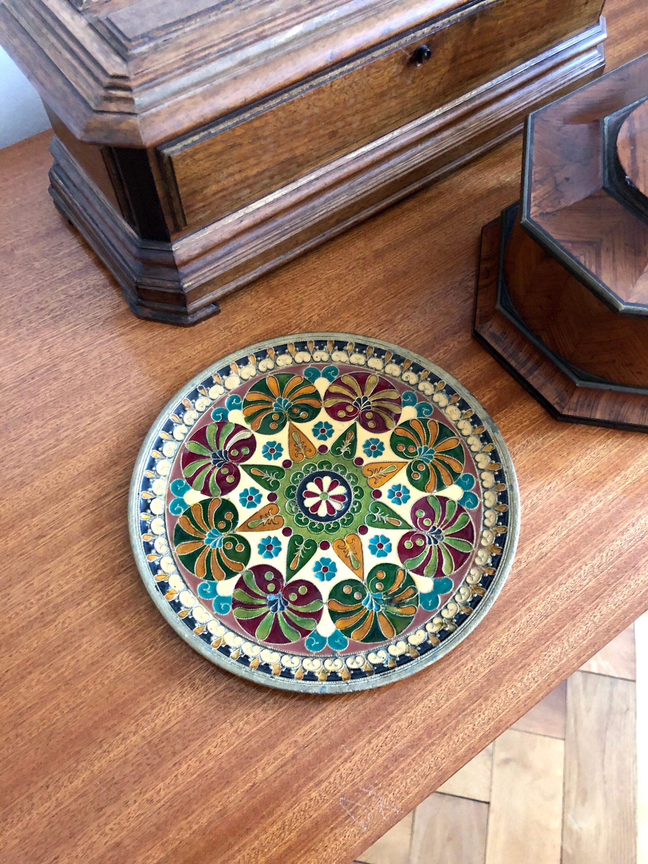 Petit Plateau Russe ou Assiette en Laiton et Émaux Cloisonnés