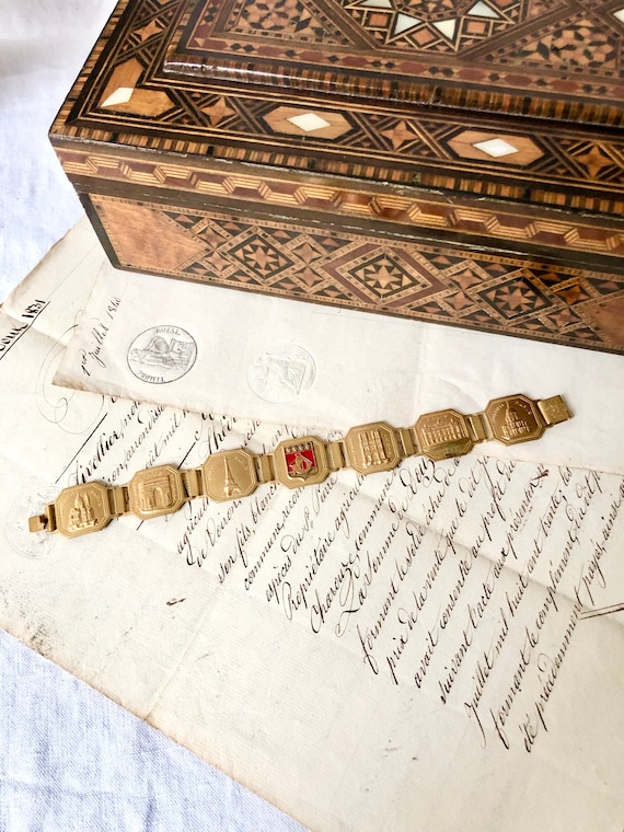 Bracelet Ancien - Motif Monument De Paris - Occasion Avec Traces D'usage - Bijou Vintage