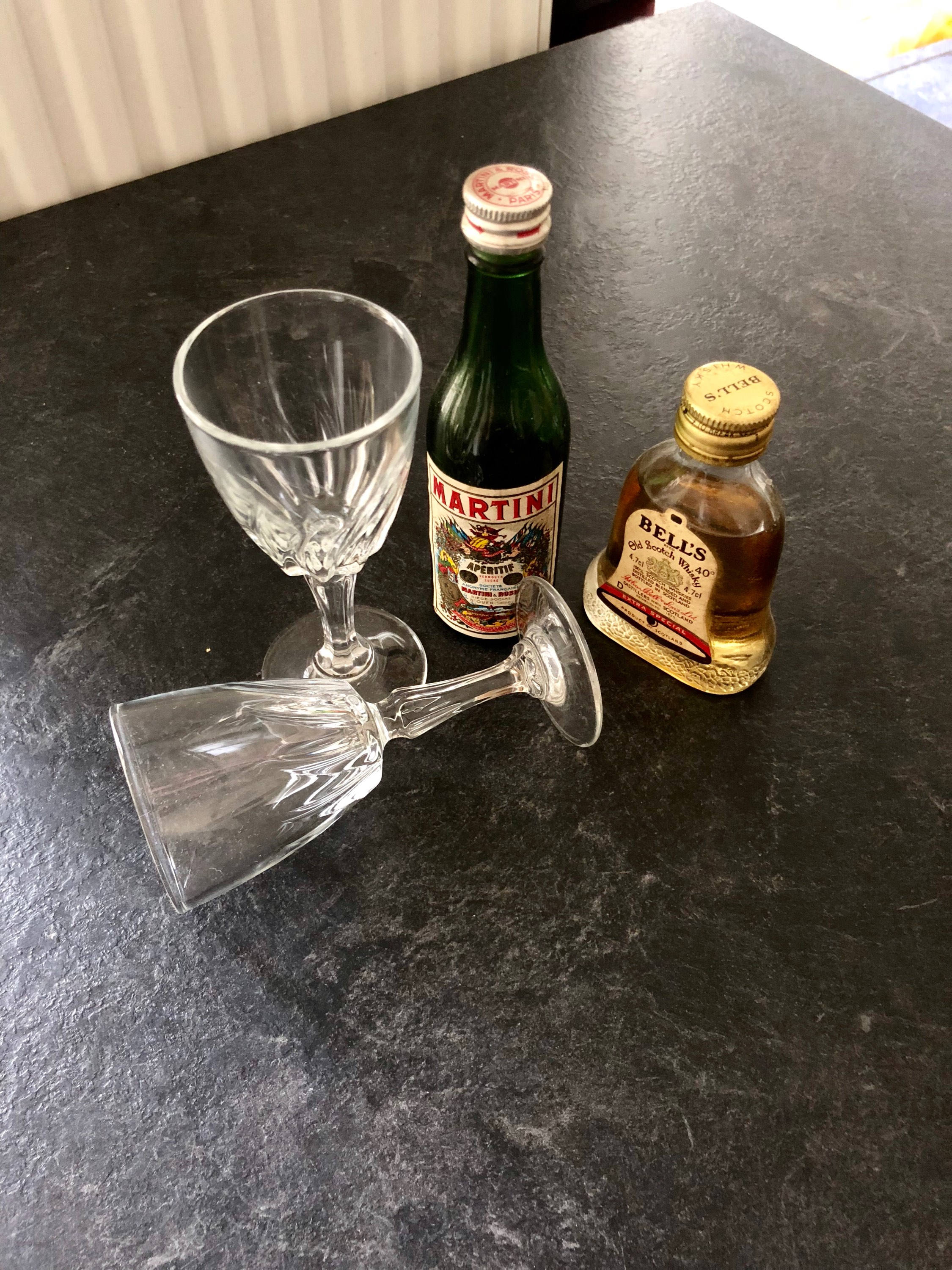 Lot de 2 Mignonnettes et Verres à Liqueur