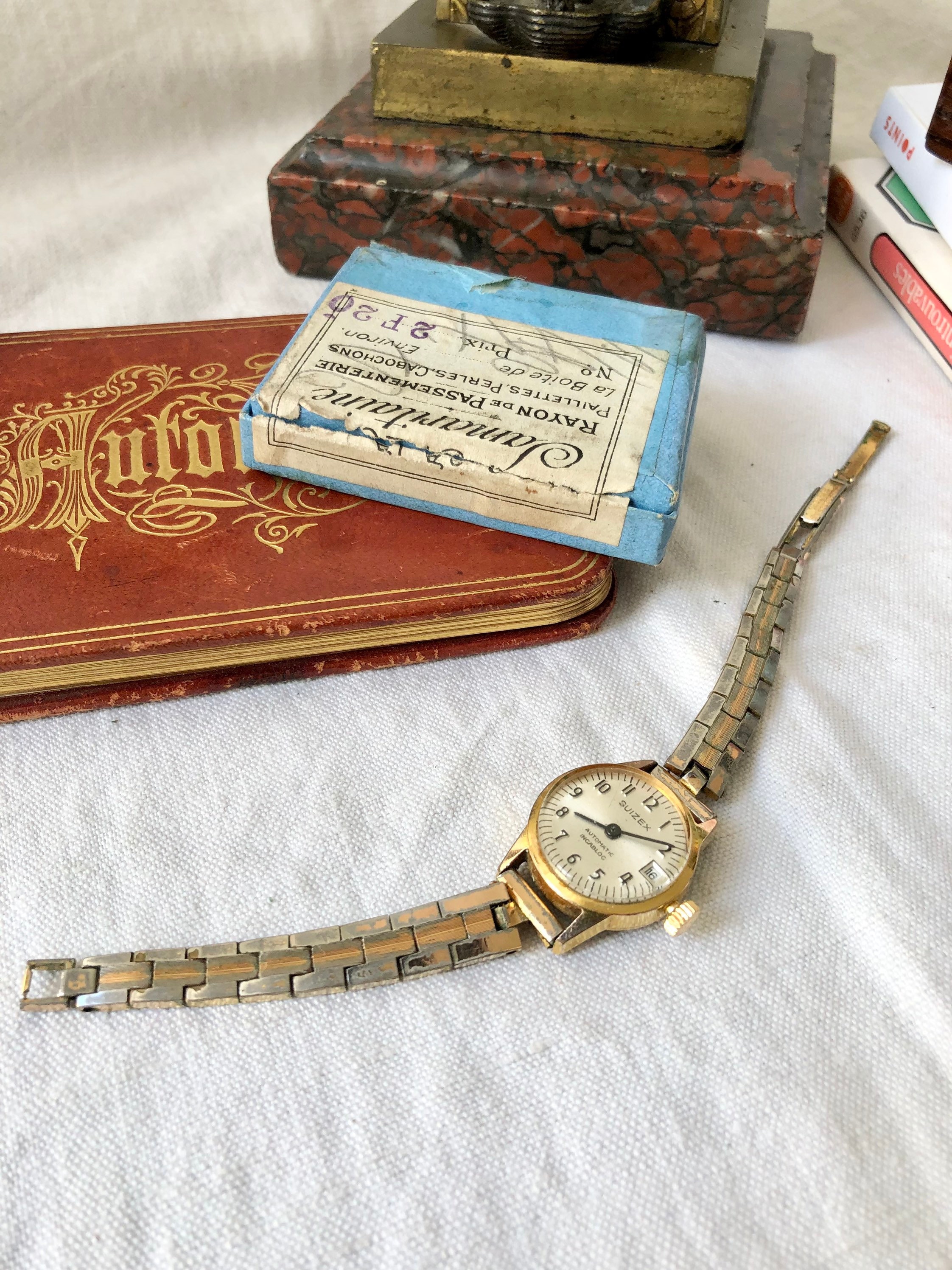 Montre Quartz Vintage Années 80 - Femme - Boîtier Et Bracelet Plaqué Or - Cadran Blanc