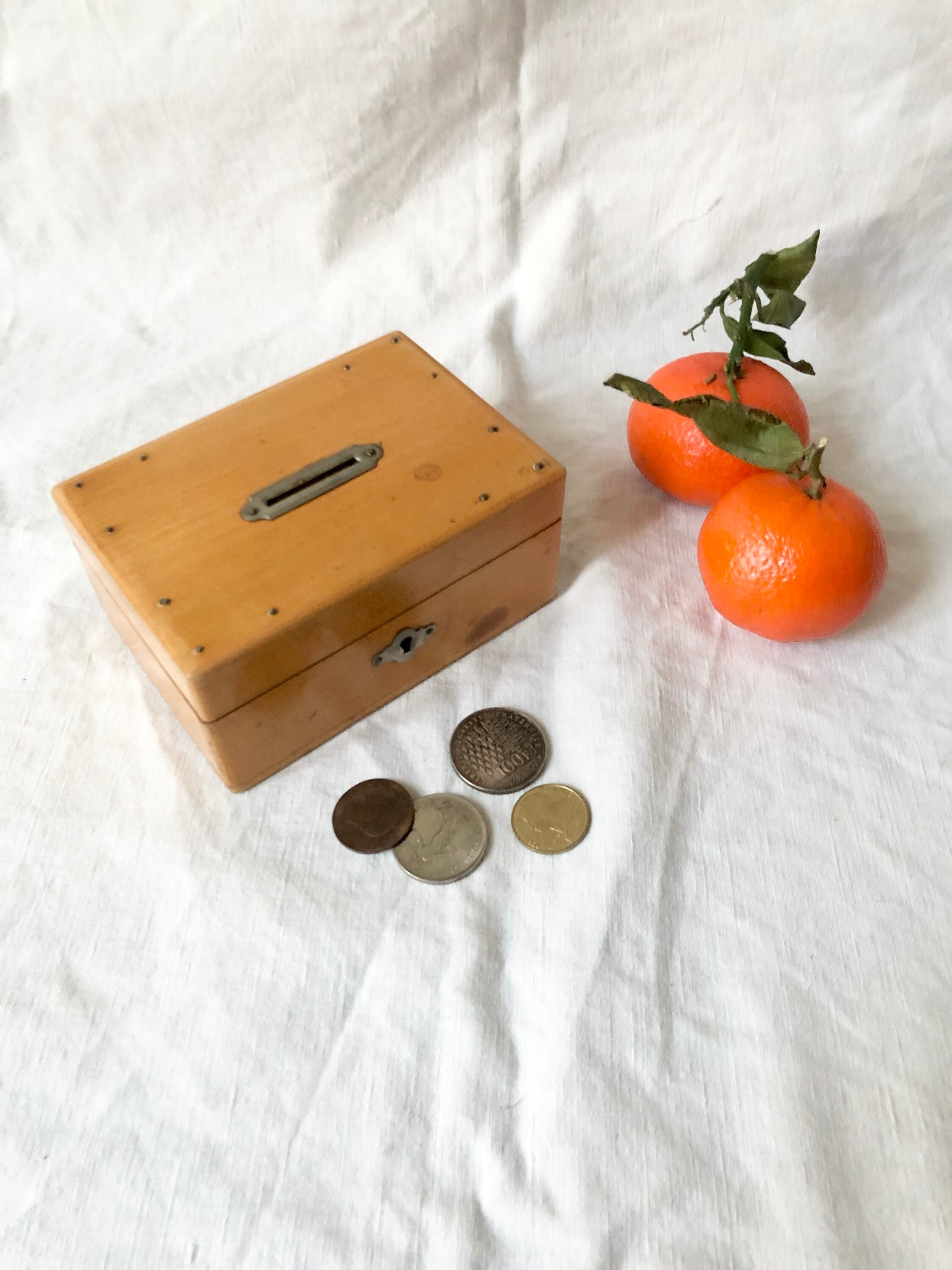 Coffret Tirelire en Bois Ancien