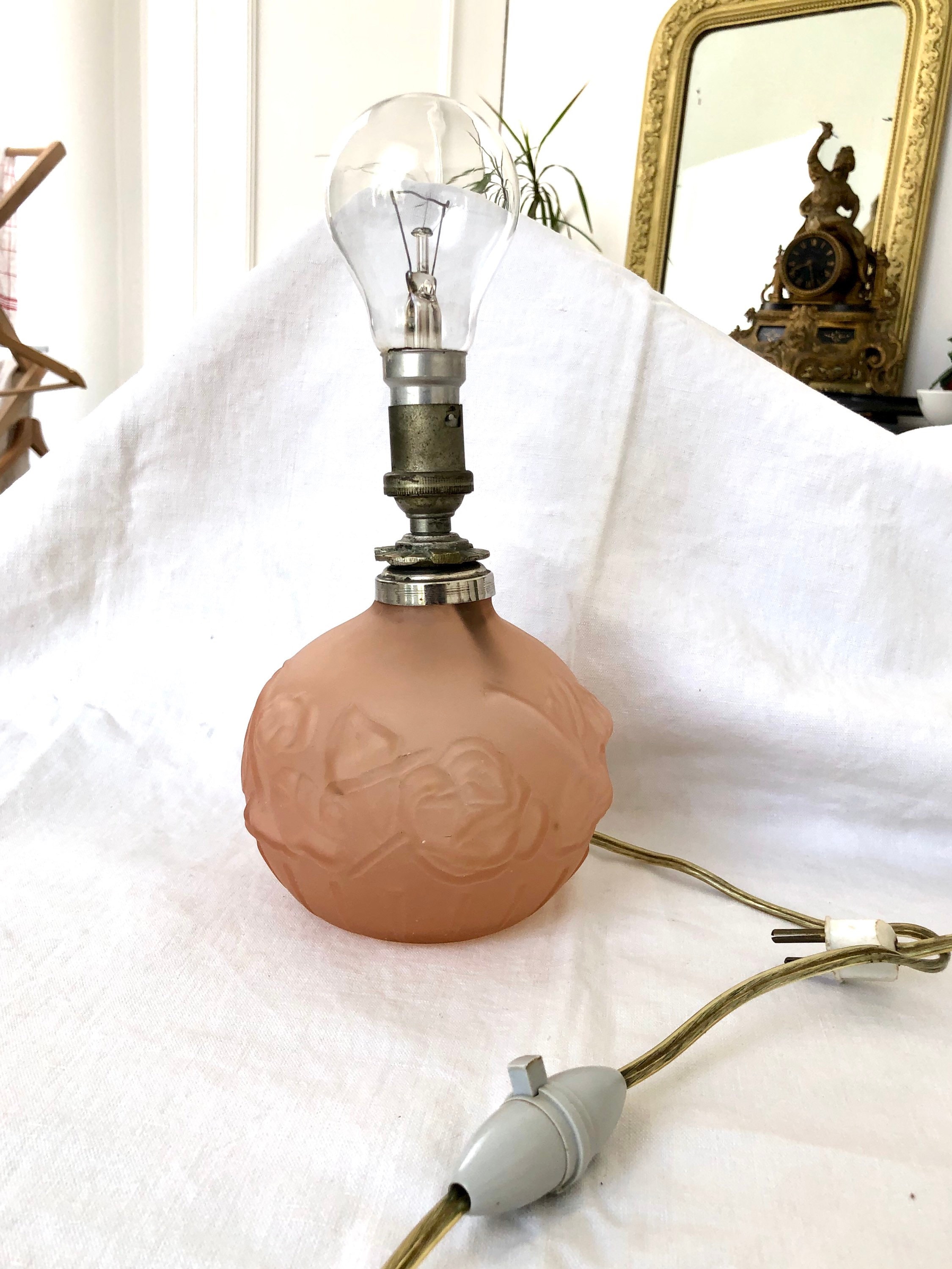 Pied de Lampe Art Deco en Verre Rose Ancien