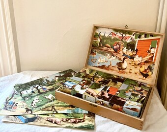 Set aus Vintage-Holzwürfeln mit Bildern der Landschaft