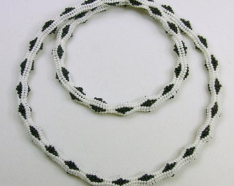 Harlequin Herringbone Necklace Pattern Instructions