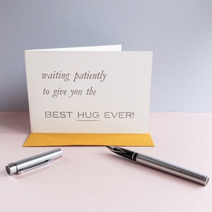 Greetings Card Waiting patiently to give you the best hug ever imagem 5
