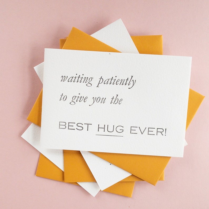 Greetings Card Waiting patiently to give you the best hug ever imagem 3